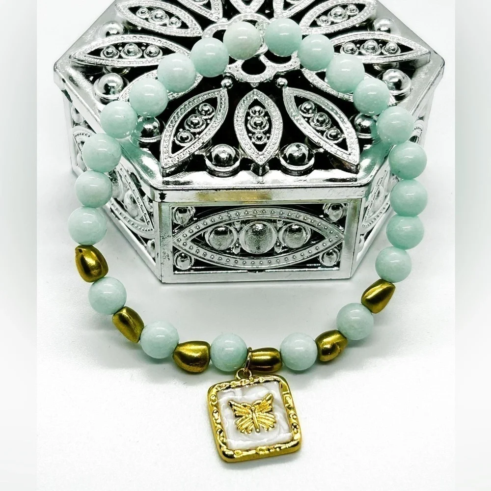 NWOT Genuine Amazonite stretch bracelet with cute butterfly charm - Picture 3 of 7